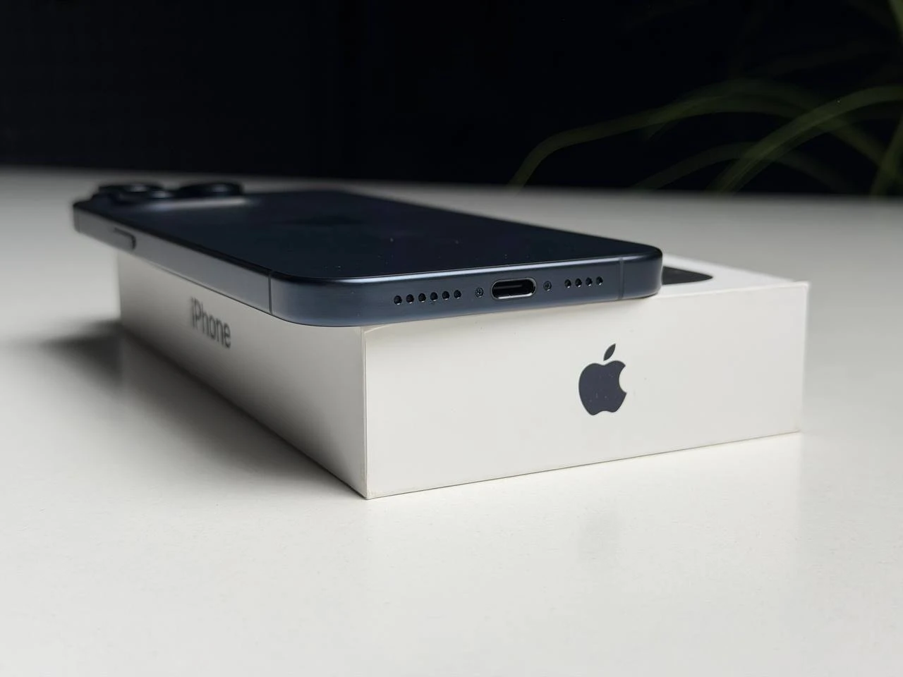 ВЖИВАНИЙ Б/У Apple iPhone 15 Pro Max 256GB Blue Titanium (MU7A3) - Стан: ідеальний | Акумулятор: 91% | Комплектація: повний | Гарантія: 3 міс.