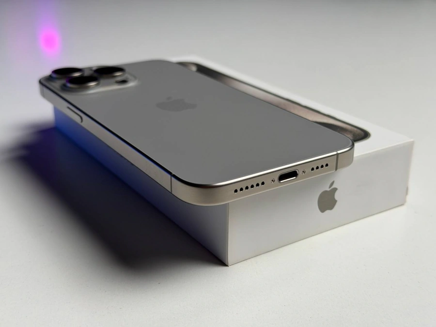 ВЖИВАНИЙ Б/У Apple iPhone 15 Pro Max 256GB Natural Titanium (MU793) - Состояние: хороший | Аккумулятор: 100% | Комплектация: полный | Гарантия: 3 мес.