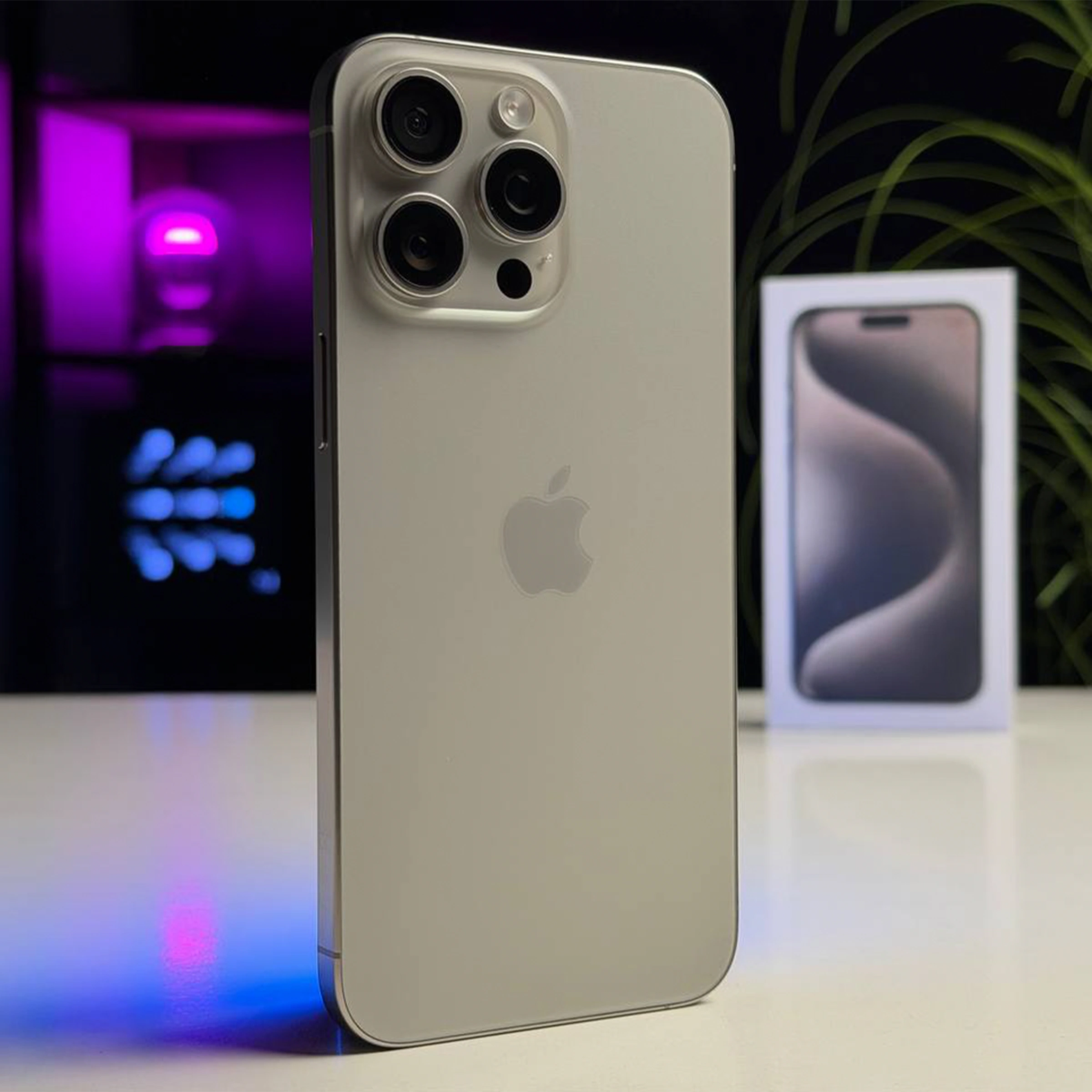 ВЖИВАНИЙ Б/У Apple iPhone 15 Pro Max 256GB Natural Titanium (MU793) - Состояние: хороший | Аккумулятор: 100% | Комплектация: полный | Гарантия: 3 мес. ВЖИВАНИЙ Б/У Apple iPhone 15 Pro Max 256GB Natural Titanium (MU793) - Состояние: хороший | Аккумулятор: 100% | Комплектация: полный | Гарантия: 3 мес.
