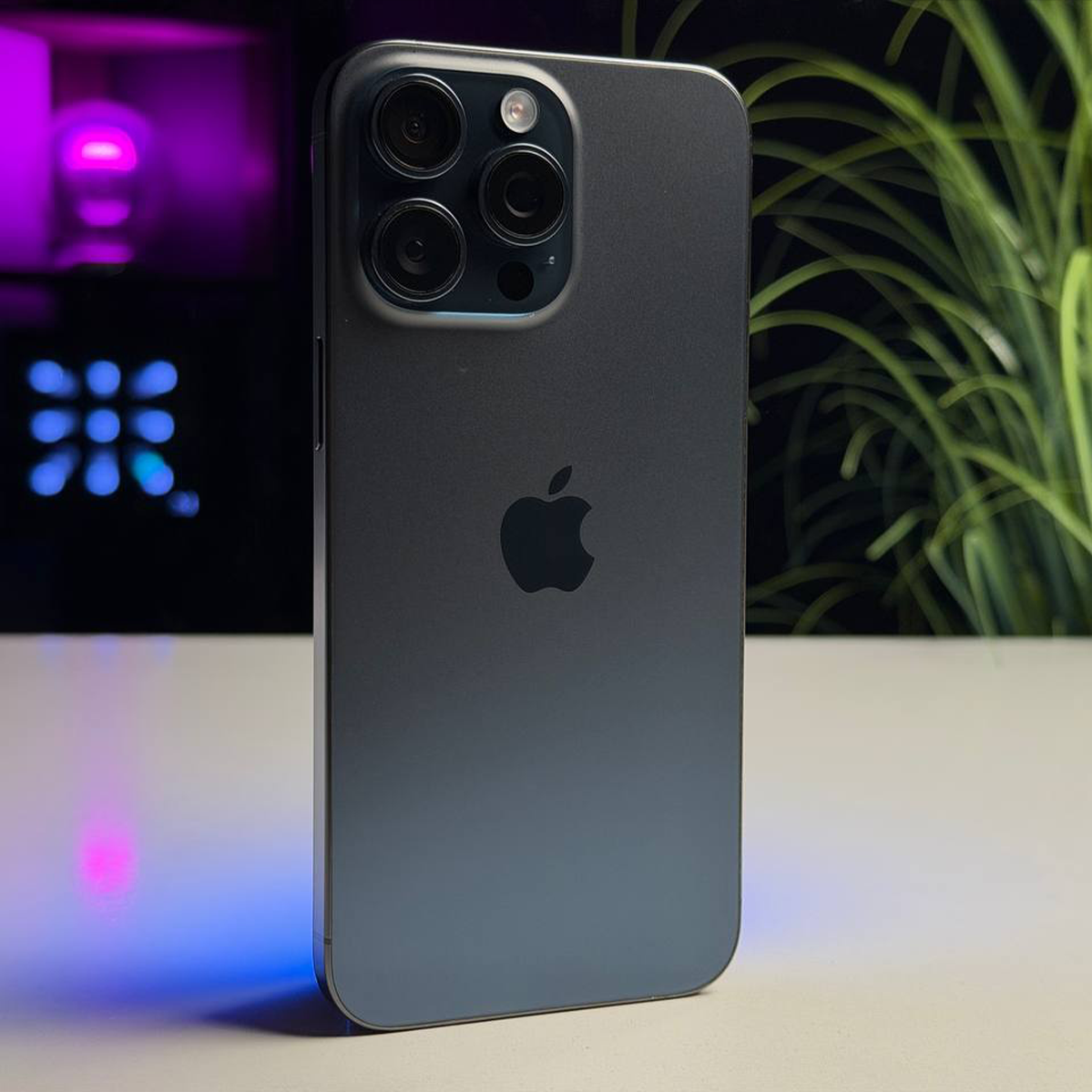 ВЖИВАНИЙ Б/У Apple iPhone 15 Pro Max 512GB Blue Titanium (MU7F3) - Стан: гарний | Акумулятор: 100% | Комплектація: повний | Гарантія: 3 міс.
