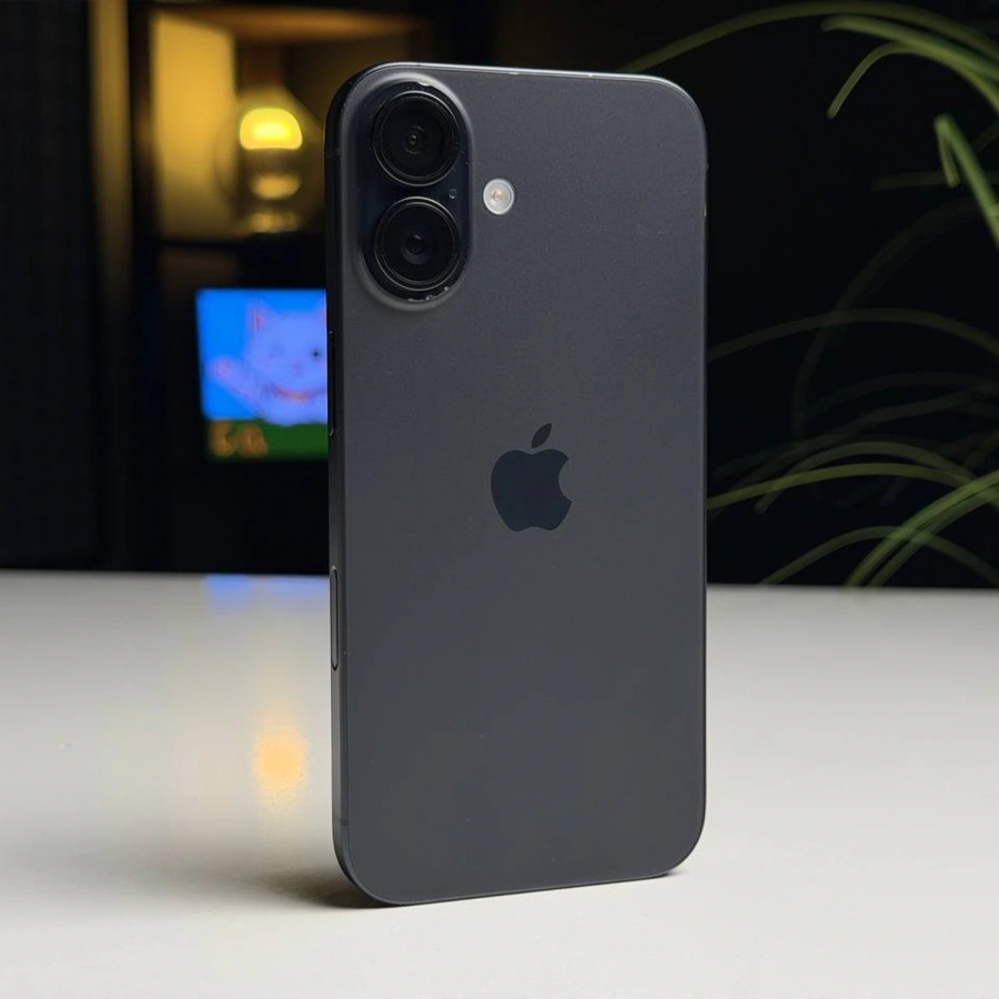 ВЖИВАНИЙ Б/У Apple iPhone 16 128GB Black (MYE73) - Стан: гарний (мінялось скло дисплею) | Акумулятор: 100% | Комплектація: iPhone, кабель | Гарантія: 3 міс.