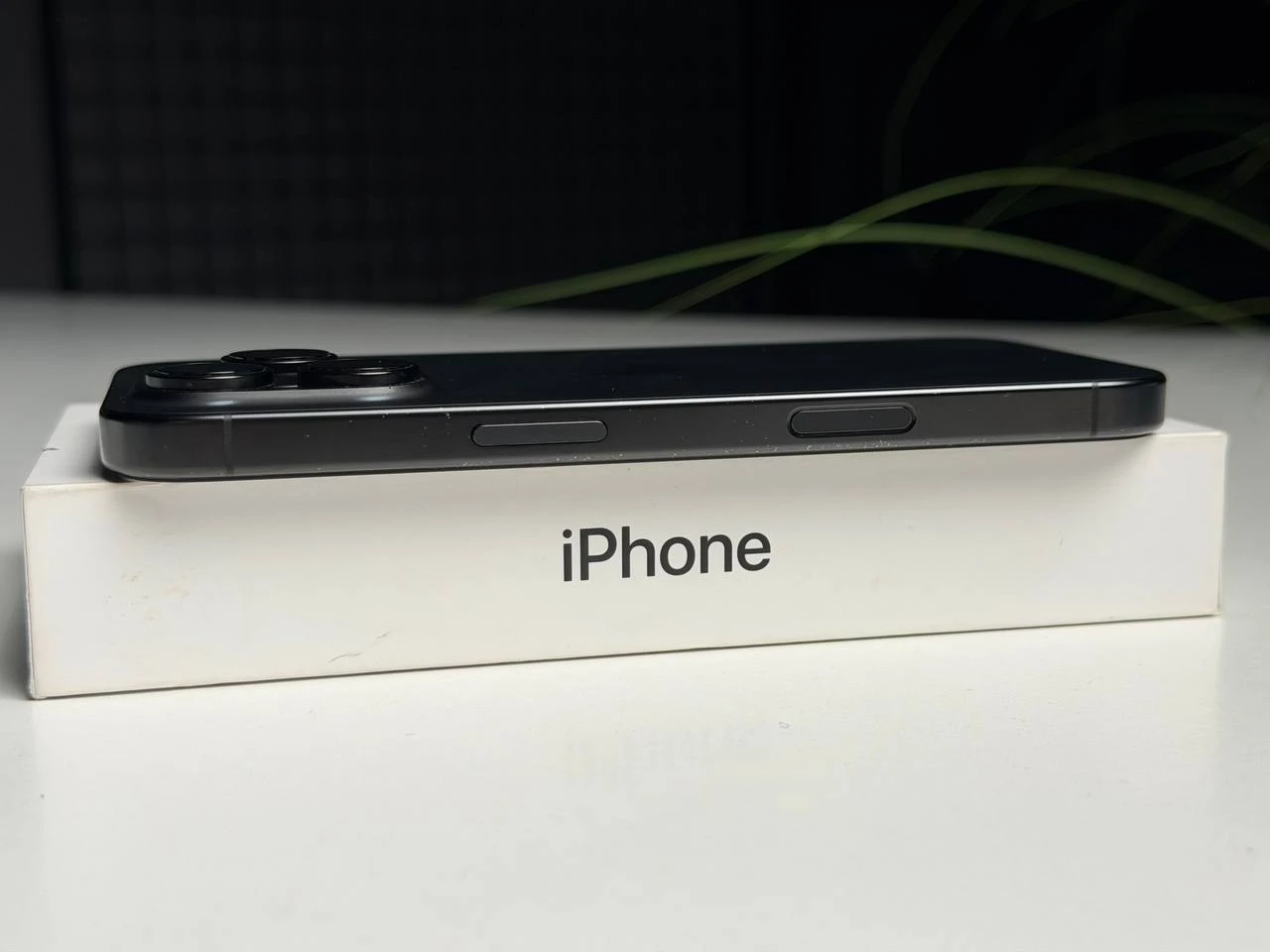 ВЖИВАНИЙ Б/У Apple iPhone 16 Pro 128GB Black Titanium (MYND3) - Стан: гарний | Акумулятор: 89% | Комплектація: повний | Гарантія: 3 міс.