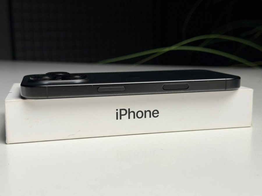 ВЖИВАНИЙ Б/У Apple iPhone 16 Pro 128GB Black Titanium (MYND3) - Стан: гарний | Акумулятор: 89% | Комплектація: повний | Гарантія: 3 міс.