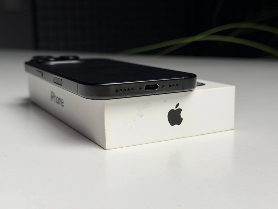 ВЖИВАНИЙ Б/У Apple iPhone 16 Pro 128GB Black Titanium (MYND3) - Стан: гарний | Акумулятор: 89% | Комплектація: повний | Гарантія: 3 міс.