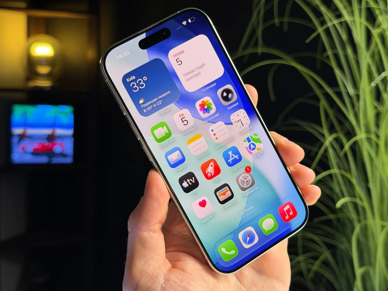 ВЖИВАНИЙ Б/У Apple iPhone 16 Pro 256GB White Titanium (MYNJ3) - Состояние: хороший | Аккумулятор: 90% | Комплектация: iPhone, кабель | Гарантия: 3 мес.