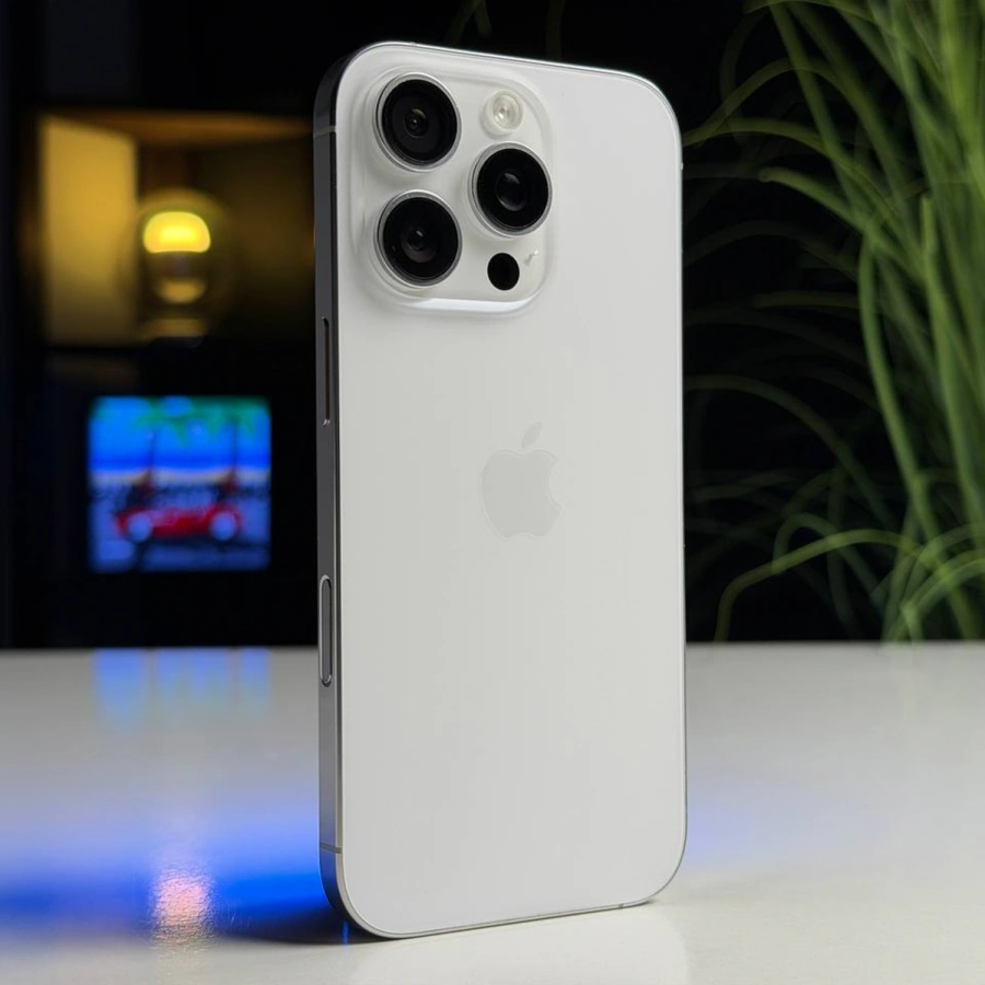 ВЖИВАНИЙ Б/У Apple iPhone 16 Pro 256GB White Titanium (MYNJ3) - Состояние: хороший | Аккумулятор: 90% | Комплектация: iPhone, кабель | Гарантия: 3 мес.