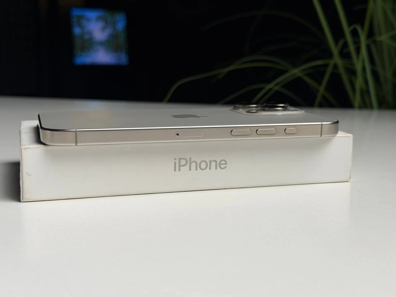 ВЖИВАНИЙ Б/У Apple iPhone 16 Pro Max 256GB Natural Titanium (MYWY3) - Состояние: хороший | Аккумулятор: 90% | Комплектация: полный | Гарантия: 3 мес.