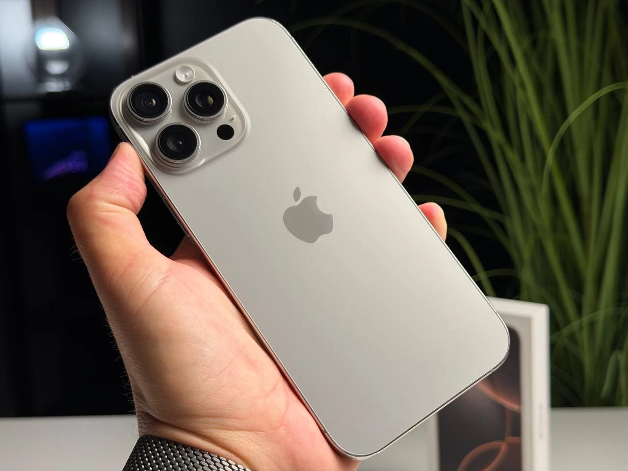 ВЖИВАНИЙ Б/У Apple iPhone 16 Pro Max 512GB Natural Titanium (MYX33) - Стан: задовільний | Акумулятор: 100% | Комплектація: повний | Гарантія: 3 міс.