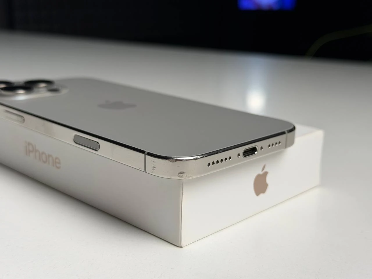 ВЖИВАНИЙ Б/У Apple iPhone 16 Pro Max 512GB Natural Titanium (MYX33) - Стан: задовільний | Акумулятор: 100% | Комплектація: повний | Гарантія: 3 міс.