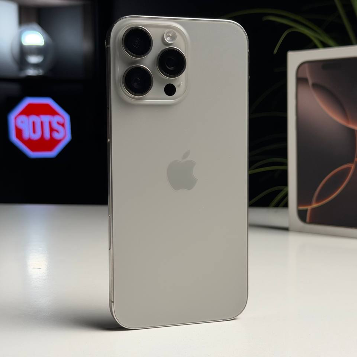 ВЖИВАНИЙ Б/У Apple iPhone 16 Pro Max 512GB Natural Titanium (MYX33) - Стан: задовільний | Акумулятор: 100% | Комплектація: повний | Гарантія: 3 міс.