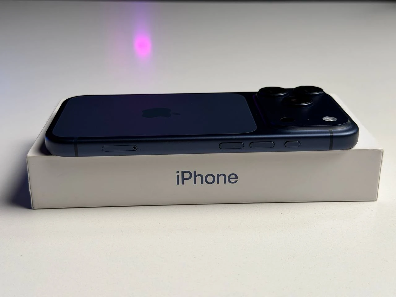 ВЖИВАНИЙ Б/У Apple iPhone 17 Pro 256GB Deep Blue (MG8J4) - Состояние: хороший | Аккумулятор: 100% | Комплектация: повний | Гарантия: 3 мес.
