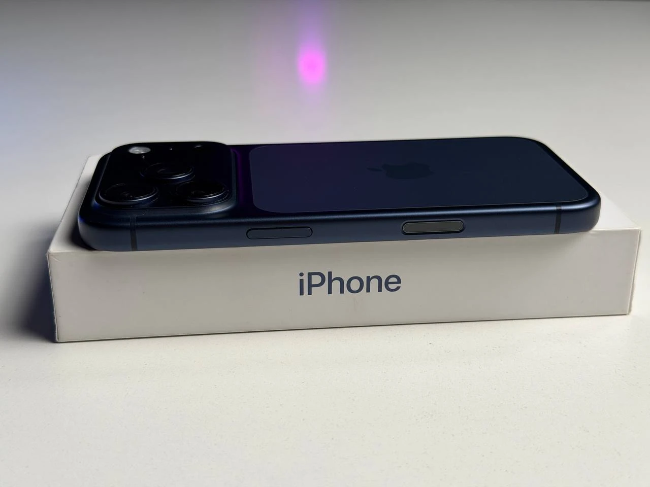 ВЖИВАНИЙ Б/У Apple iPhone 17 Pro 256GB Deep Blue (MG8J4) - Состояние: хороший | Аккумулятор: 100% | Комплектация: повний | Гарантия: 3 мес.