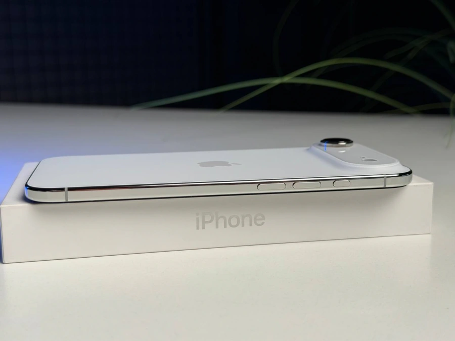 ВЖИВАНИЙ Б/У Apple iPhone Air 256GB Cloud White (MG2M4, MG194, MG284) - Стан: гарний | Акумулятор: 99% | Комплектація: повний | Гарантія: 3 міс.