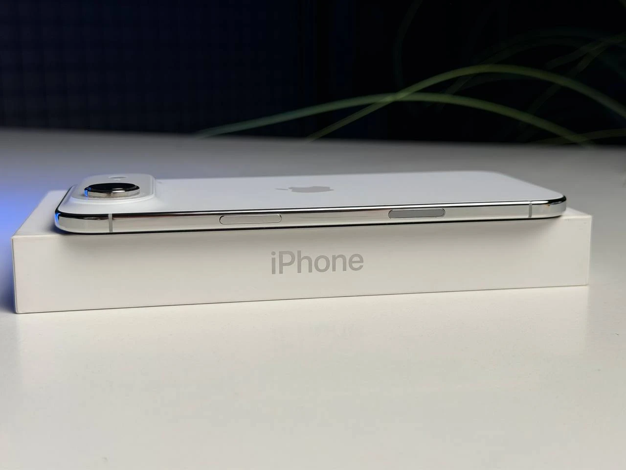 ВЖИВАНИЙ Б/У Apple iPhone Air 256GB Cloud White (MG2M4, MG194, MG284) - Стан: гарний | Акумулятор: 99% | Комплектація: повний | Гарантія: 3 міс.