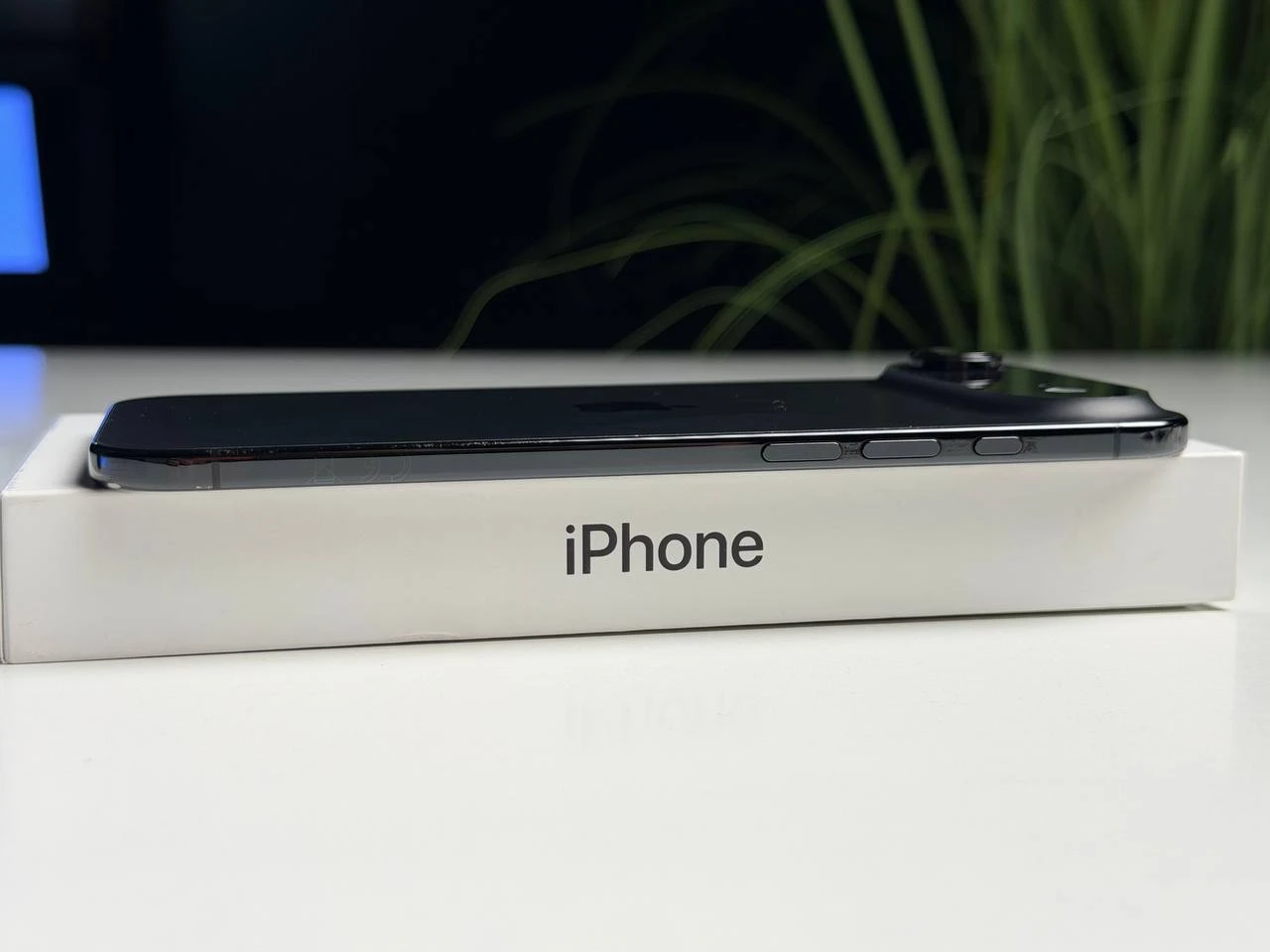 ВЖИВАНИЙ Б/У Apple iPhone Air 256GB Space Black (MG2L4, MG184, MG274) - Стан: гарний | Акумулятор: 100% | Комплектація: повний | Гарантія: 3 міс.