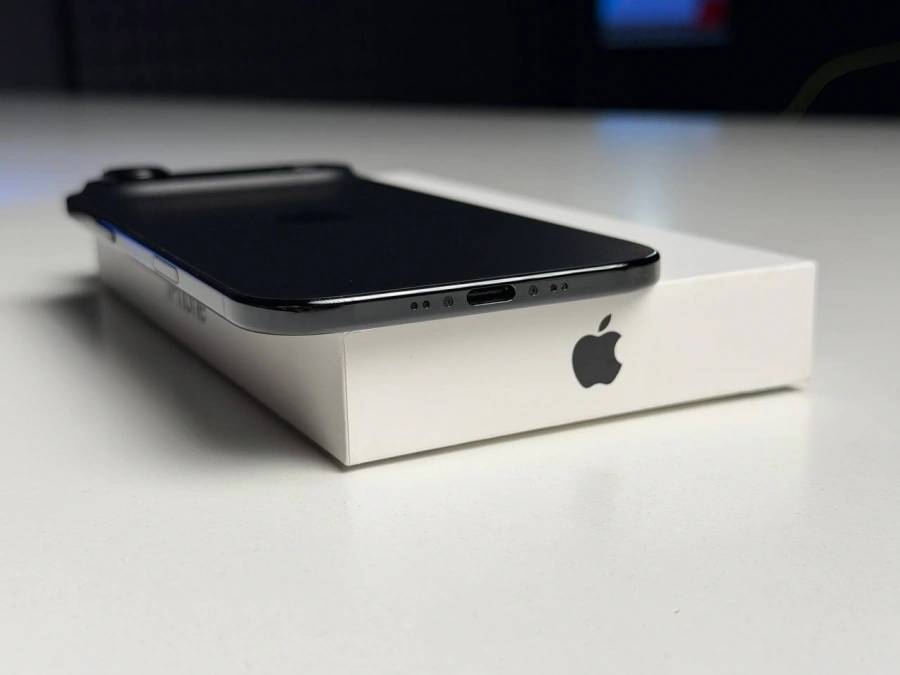 ВЖИВАНИЙ Б/У Apple iPhone Air 256GB Space Black (MG2L4, MG184, MG274) - Стан: гарний | Акумулятор: 100% | Комплектація: повний | Гарантія: 3 міс.
