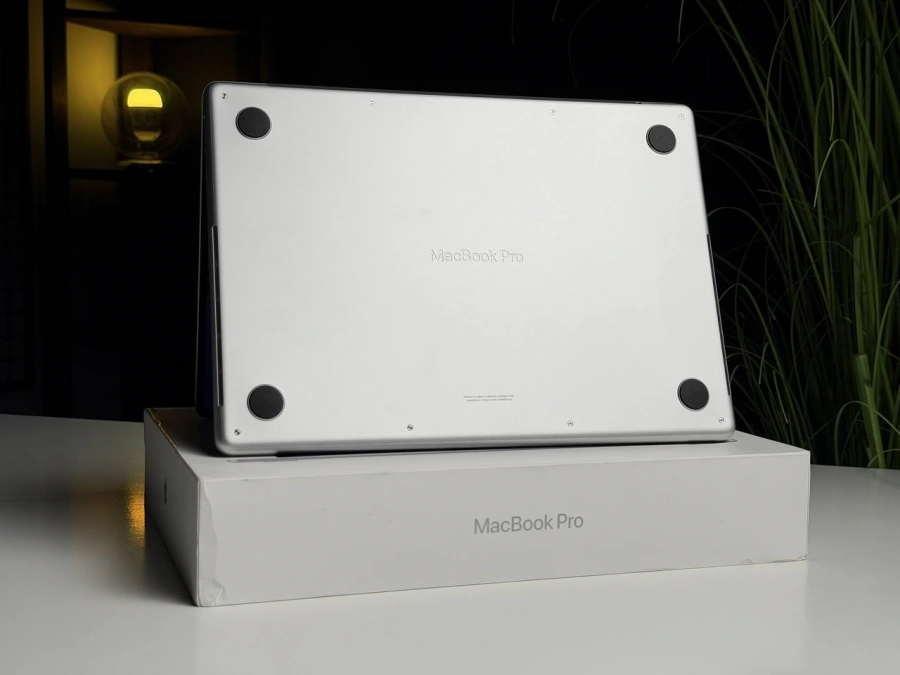 ВІТРИННИЙ Apple MacBook Pro 14" M4 Max/16CPU/40GPU/48GB/1TB Silver 2024 (Z1FB0032F, Z1FB000N5) - Стан: ідеальний | Акумулятор: 100% | Комплектація: повний | Гарантія: 3 міс.