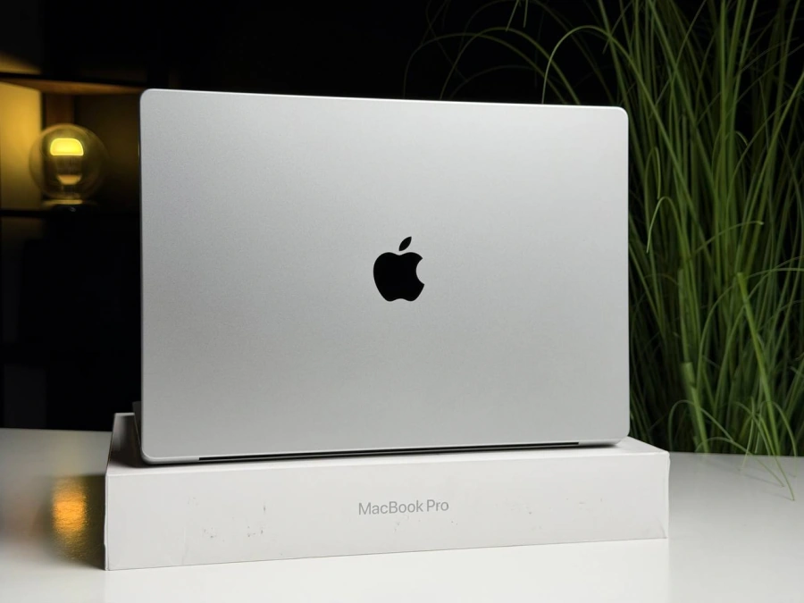 ВЖИВАНИЙ Б/У Apple MacBook Pro 16" M4 Max/16CPU/40GPU/48GB/2TB with Nano-texture display - Silver 2024 (Z1FP000J8) - Стан: ідеальний | Акумулятор: 97% | Комплектація: повний | Гарантія: 3 міс.