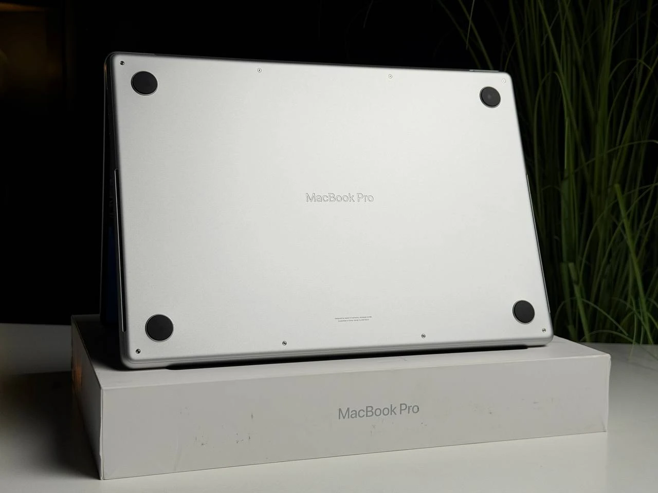 ВЖИВАНИЙ Б/У Apple MacBook Pro 16" M4 Max/16CPU/40GPU/48GB/2TB with Nano-texture display - Silver 2024 (Z1FP000J8) - Стан: ідеальний | Акумулятор: 97% | Комплектація: повний | Гарантія: 3 міс.