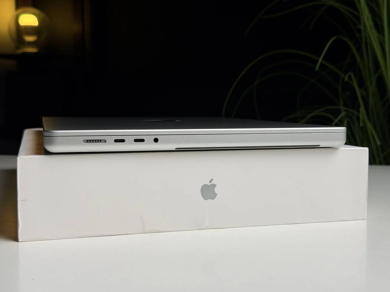 ВЖИВАНИЙ Б/У Apple MacBook Pro 16" M4 Max/16CPU/40GPU/48GB/2TB with Nano-texture display - Silver 2024 (Z1FP000J8) - Стан: ідеальний | Акумулятор: 97% | Комплектація: повний | Гарантія: 3 міс.