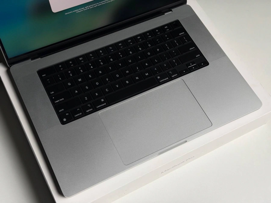 ВЖИВАНИЙ Б/У Apple MacBook Pro 16" M4 Max/16CPU/40GPU/48GB/2TB with Nano-texture display - Silver 2024 (Z1FP000J8) - Стан: ідеальний | Акумулятор: 97% | Комплектація: повний | Гарантія: 3 міс.