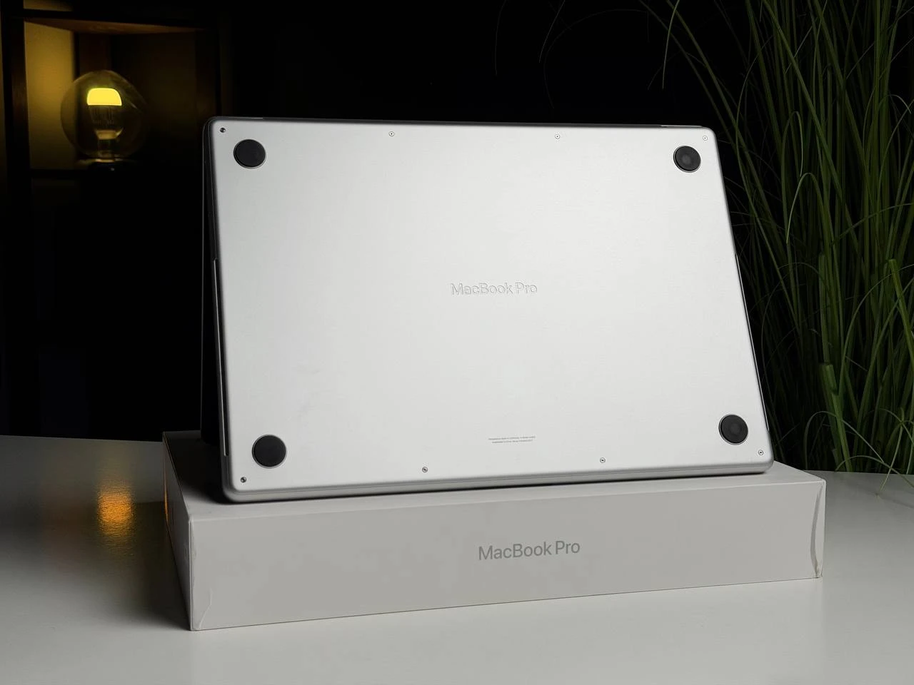 ВЖИВАНИЙ Б/У Apple MacBook Pro 16" M4 Pro/14CPU/20GPU/24GB/512GB Silver 2024 (MX2T3) - Состояние: идеальный | Аккумулятор: 98% | Комплектация: полный | Гарантия: 3 мес.