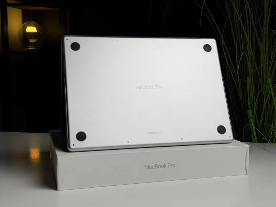 ВЖИВАНИЙ Б/У Apple MacBook Pro 16" M4 Pro/14CPU/20GPU/24GB/512GB Silver 2024 (MX2T3) - Состояние: идеальный | Аккумулятор: 98% | Комплектация: полный | Гарантия: 3 мес.
