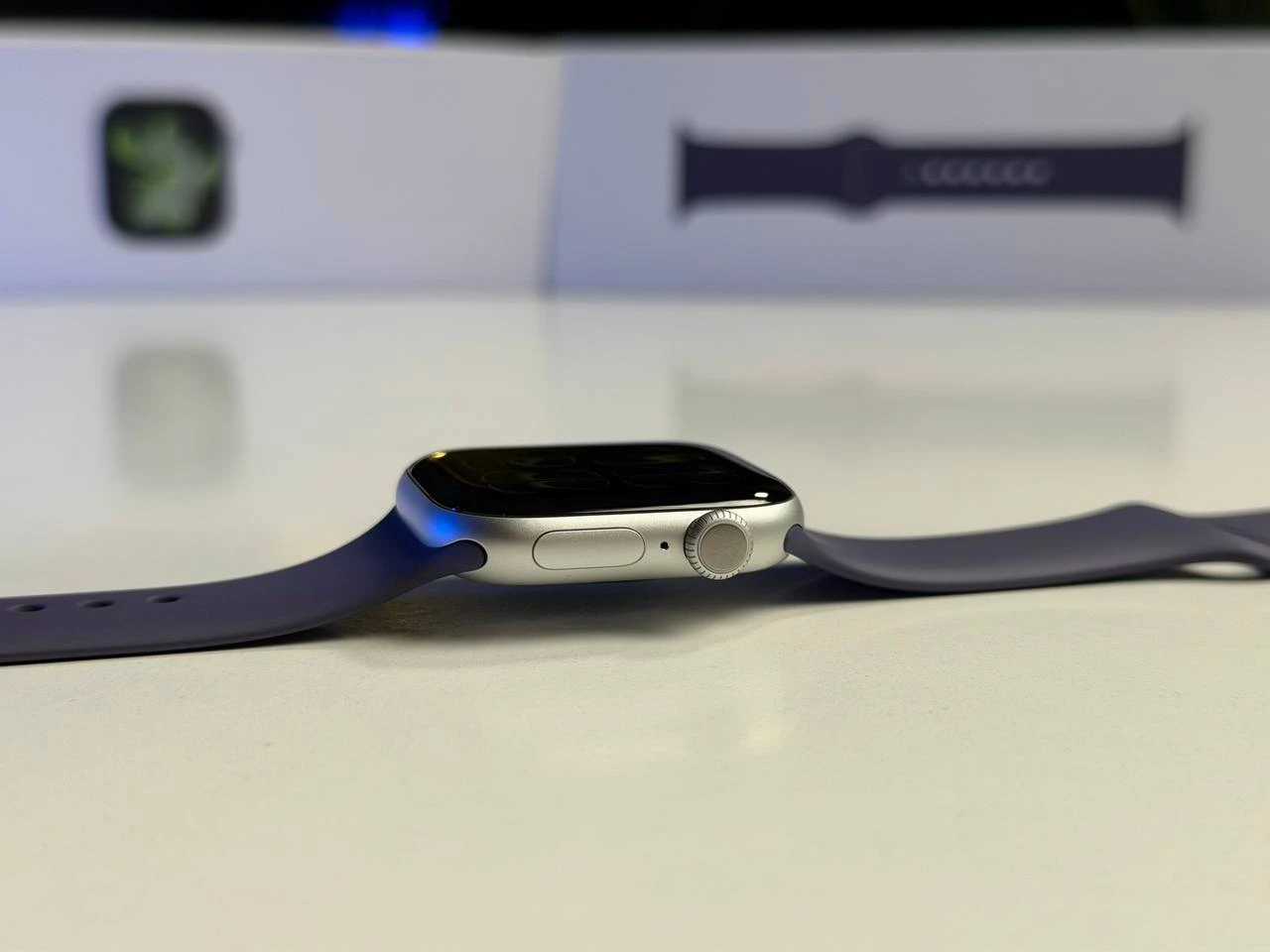 ВИТРИННЫЙ Apple Watch Series 11 GPS 42mm Silver Aluminum Case with Purple Fog Sport Band - S/M (MEU64) - Состояние: идеальный | Аккумулятор: 100% | Комплектация: полный | Гарантия: 3 мес.