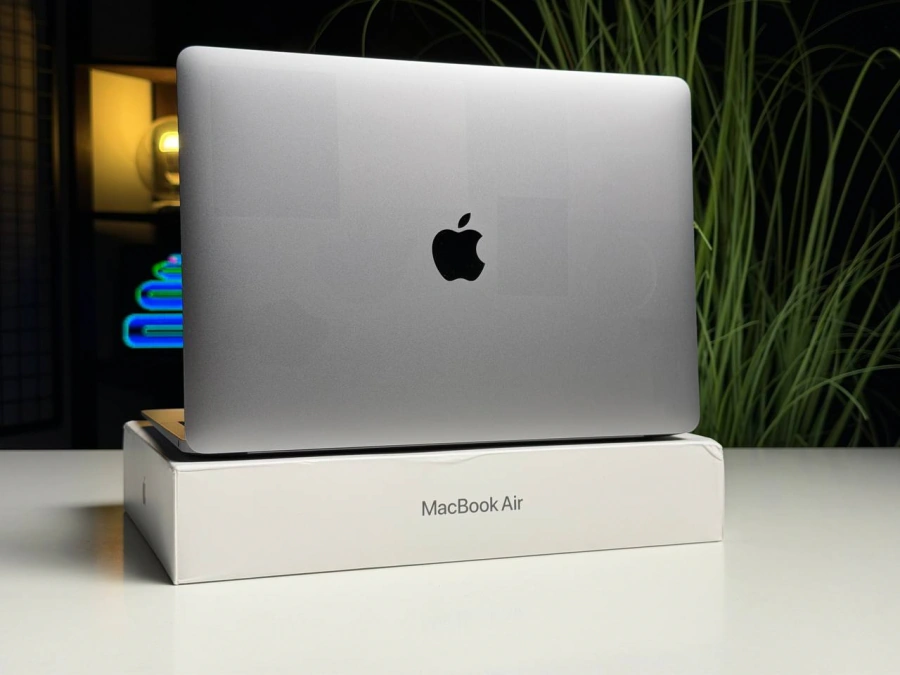 ВЖИВАНИЙ Б/У MacBook Air 13" M1/8CPU/7GPU/8GB/256GB Space Gray 2020 (MGN63) - US English - Состояние: хороший | Аккумулятор: 84% | Комплектация: полный | Гарантия: 3 мес.