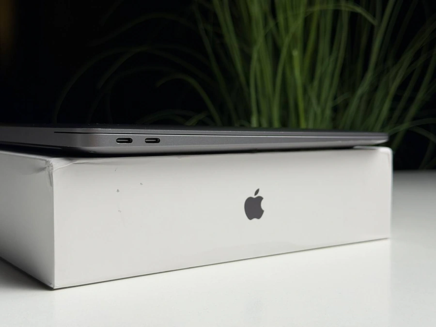 ВЖИВАНИЙ Б/У MacBook Air 13" M1/8CPU/7GPU/8GB/256GB Space Gray 2020 (MGN63) - US English - Состояние: хороший | Аккумулятор: 84% | Комплектация: полный | Гарантия: 3 мес.