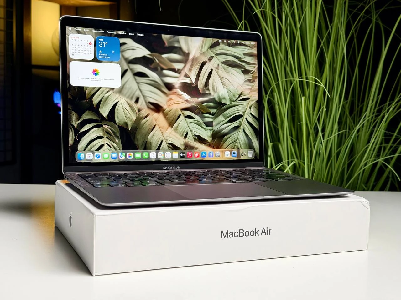ВЖИВАНИЙ Б/У MacBook Air 13" M1/8CPU/7GPU/8GB/256GB Space Gray 2020 (MGN63) - US English - Стан: гарний | Акумулятор: 84% | Комплектація: повний | Гарантія: 3 міс.