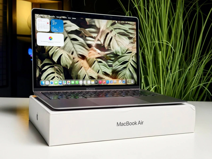 ВЖИВАНИЙ Б/У MacBook Air 13" M1/8CPU/7GPU/8GB/256GB Space Gray 2020 (MGN63) - US English - Состояние: хороший | Аккумулятор: 84% | Комплектация: полный | Гарантия: 3 мес.