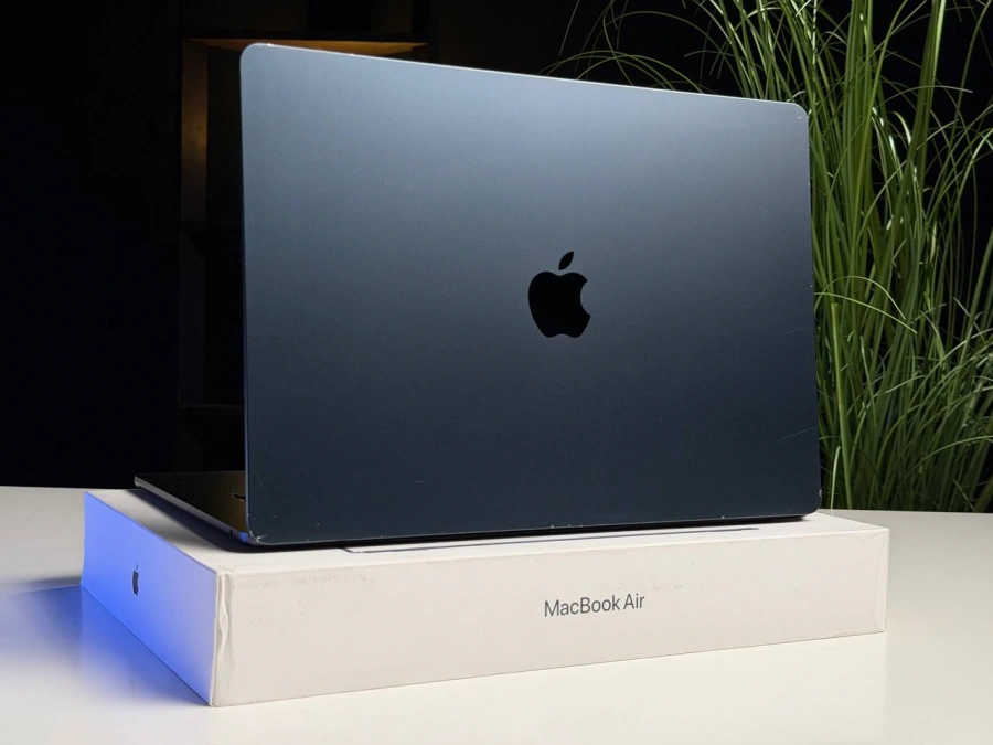 ВЖИВАНИЙ Б/У MacBook Air 15" 2025 M4/10CPU/10GPU/16GB/512GB Midnight (MW1M3) - Состояние: плохой | Аккумулятор: 97% | Комплектация: полный | Гарантия: 3 мес.