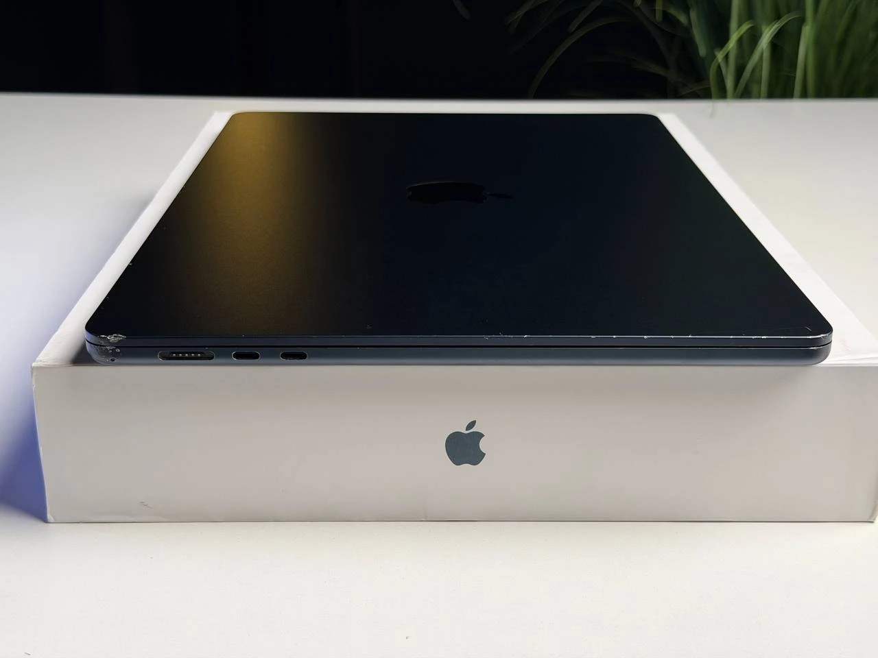 ВЖИВАНИЙ Б/У MacBook Air 15" 2025 M4/10CPU/10GPU/16GB/512GB Midnight (MW1M3) - Состояние: плохой | Аккумулятор: 97% | Комплектация: полный | Гарантия: 3 мес.
