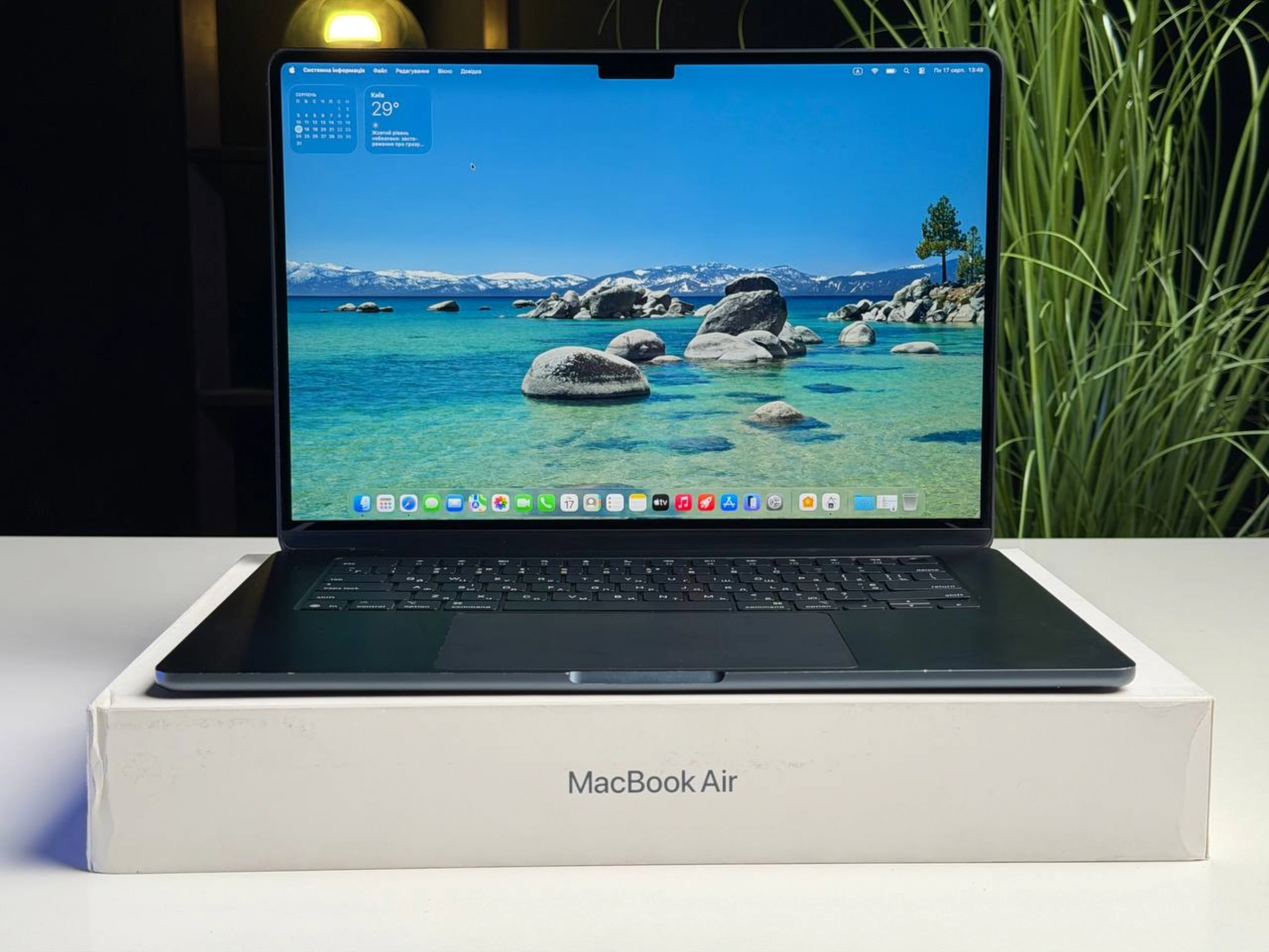 ВЖИВАНИЙ Б/У MacBook Air 15" 2025 M4/10CPU/10GPU/16GB/512GB Midnight (MW1M3) - Состояние: плохой | Аккумулятор: 97% | Комплектация: полный | Гарантия: 3 мес.
