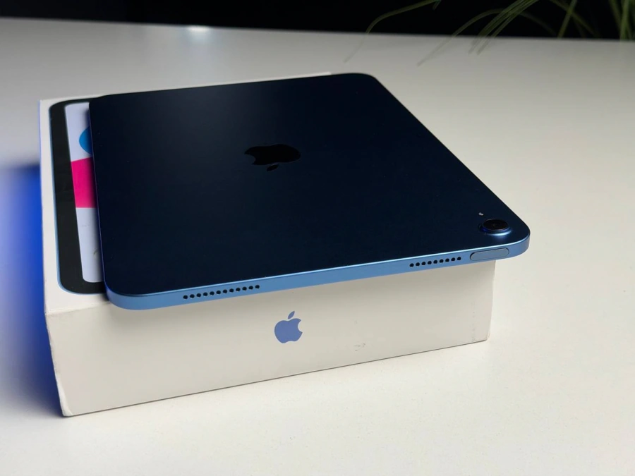 ВЖИВАНИЙ Б/У Планшет Apple iPad 11" [А16] 2025 Wi-Fi 128GB Blue (MD4A4) - Стан: гарний | Акумулятор: 96% | Комплектація: повний | Гарантія: 3 міс.