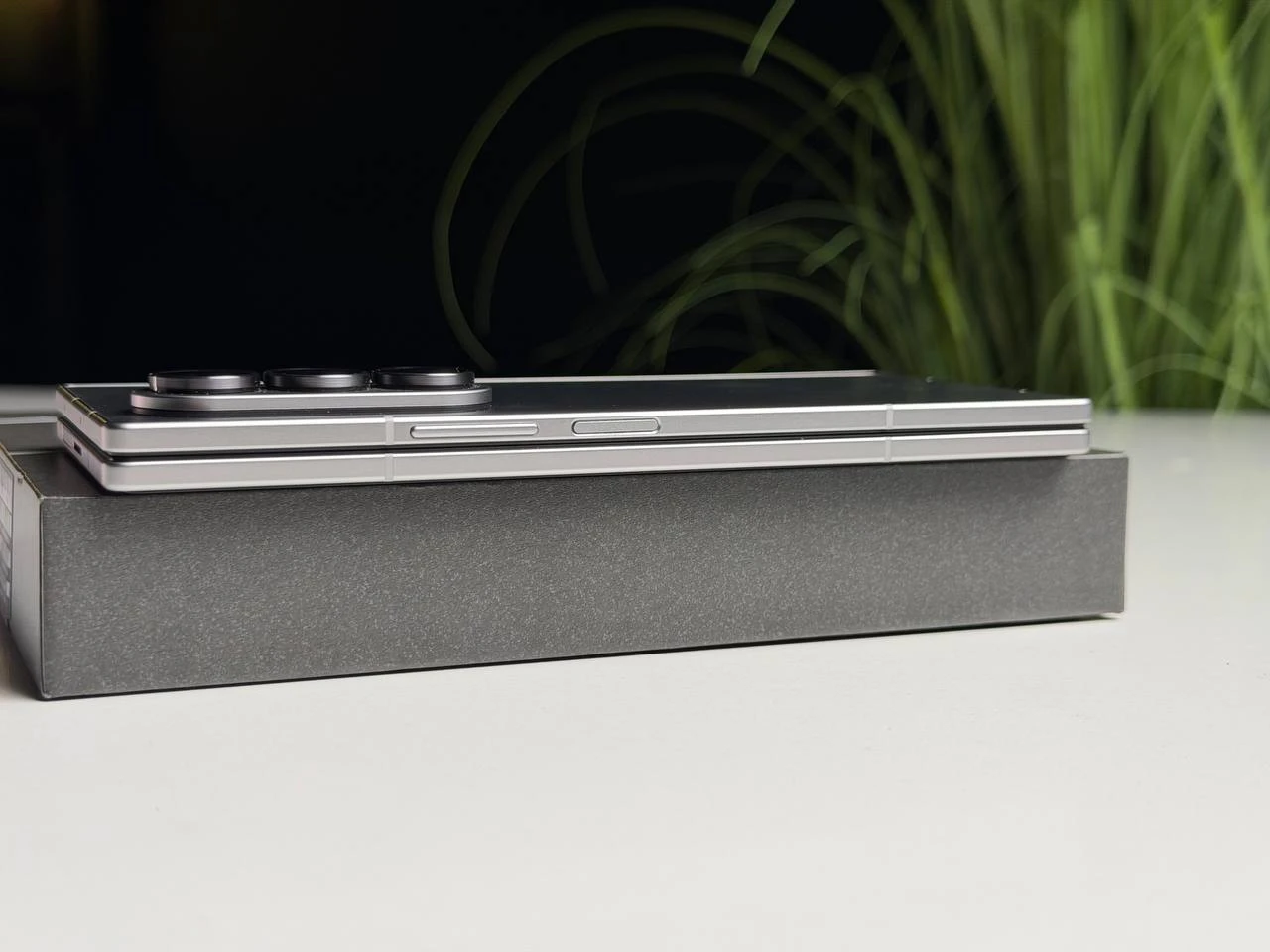 ВЖИВАНИЙ Б/У Смартфон Samsung Galaxy Fold7 12/512GB - Silver Shadow (SM-F966BZSC) - Стан: ідеальний | Акумулятор: 100% | Комплектація: повний | Гарантія: 3 міс.