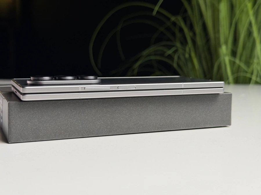 ВЖИВАНИЙ Б/У Смартфон Samsung Galaxy Fold7 12/512GB - Silver Shadow (SM-F966BZSC) - Стан: ідеальний | Акумулятор: 100% | Комплектація: повний | Гарантія: 3 міс.