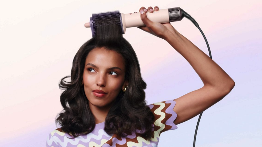 Dyson Airsmooth: фен-щітка нового покоління для сушіння та укладки вологого волосся