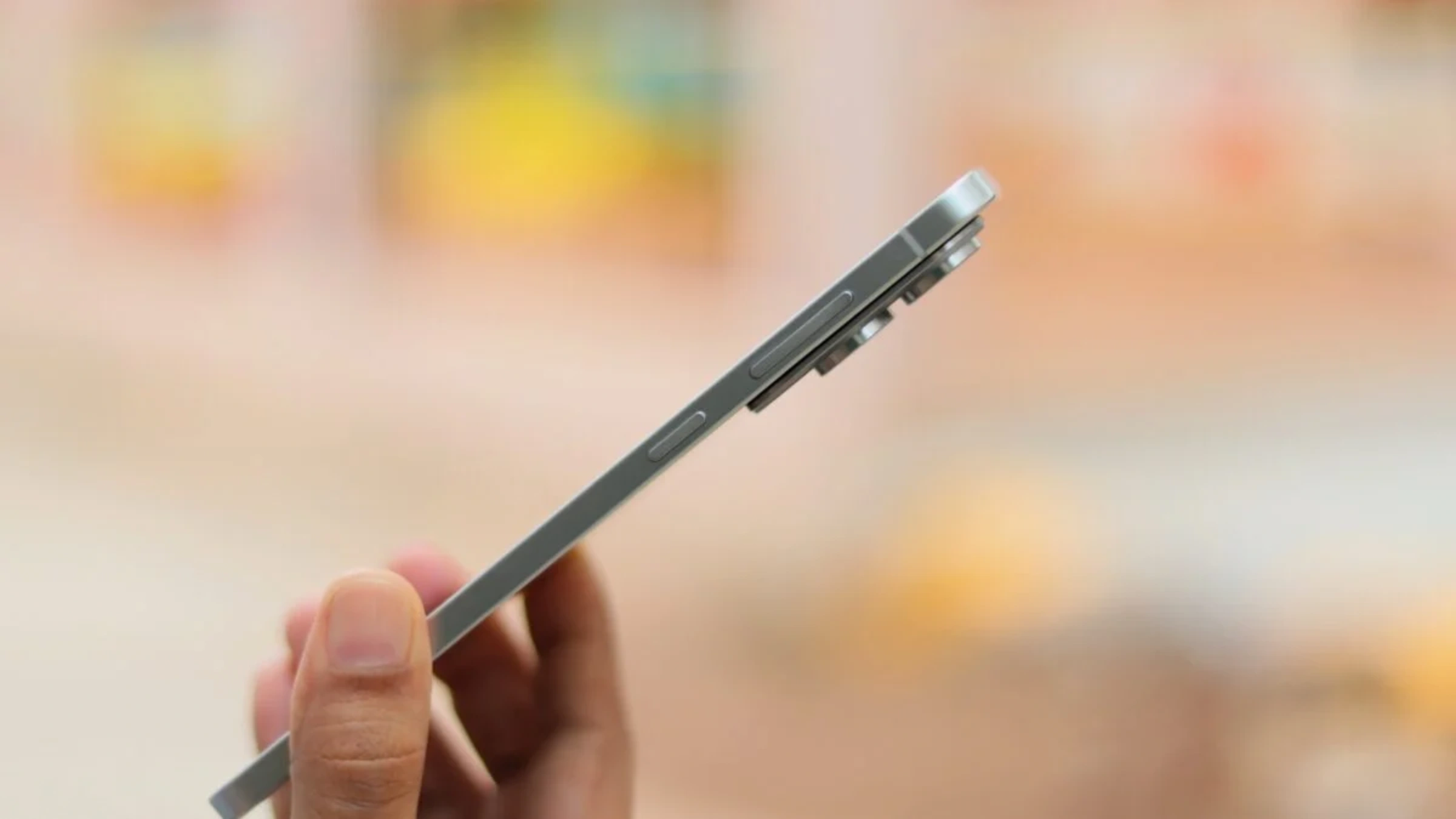Galaxy S27 Edge: Samsung разрабатывает ультратонкий флагман для релиза в 2027 году