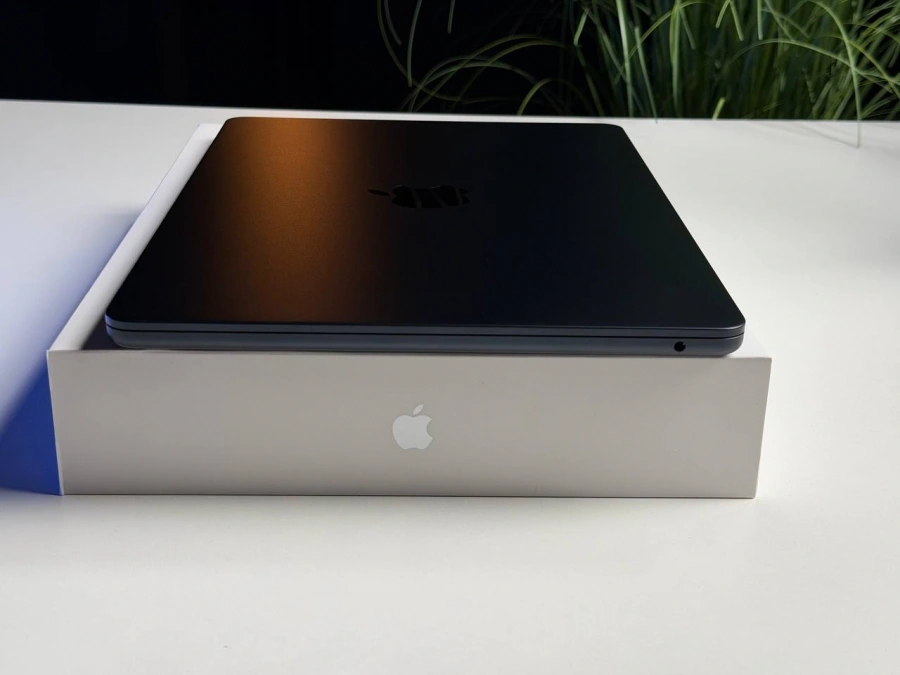 NEW NO BOX MacBook Air 13" M5/10CPU/8GPU/16GB/512GB Midnight 2026 (MDHE4) - Стан: ідеальний | Акумулятор: 100% | Комплектація: повний | Гарантія: 3 міс.