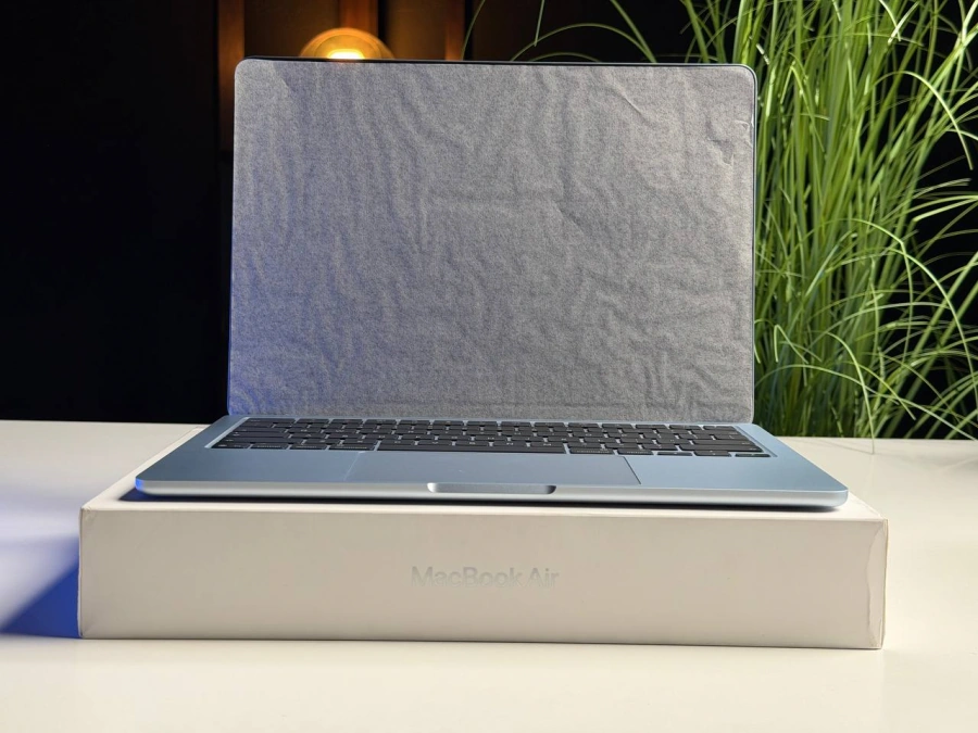 NEW NO BOX MacBook Air 13" M5/10CPU/8GPU/16GB/512GB Sky Blue 2026 (MDHH4) - Состояние: идеальное | Аккумулятор: 100% | Комплектация: полный | Гарантия: 3 мес.