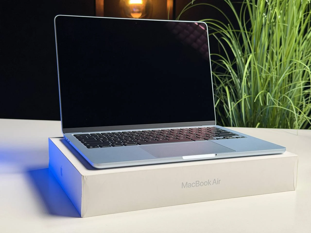 NEW NO BOX MacBook Air 13" M5/10CPU/8GPU/16GB/512GB Sky Blue 2026 (MDHH4) - Состояние: идеальное | Аккумулятор: 100% | Комплектация: полный | Гарантия: 3 мес.