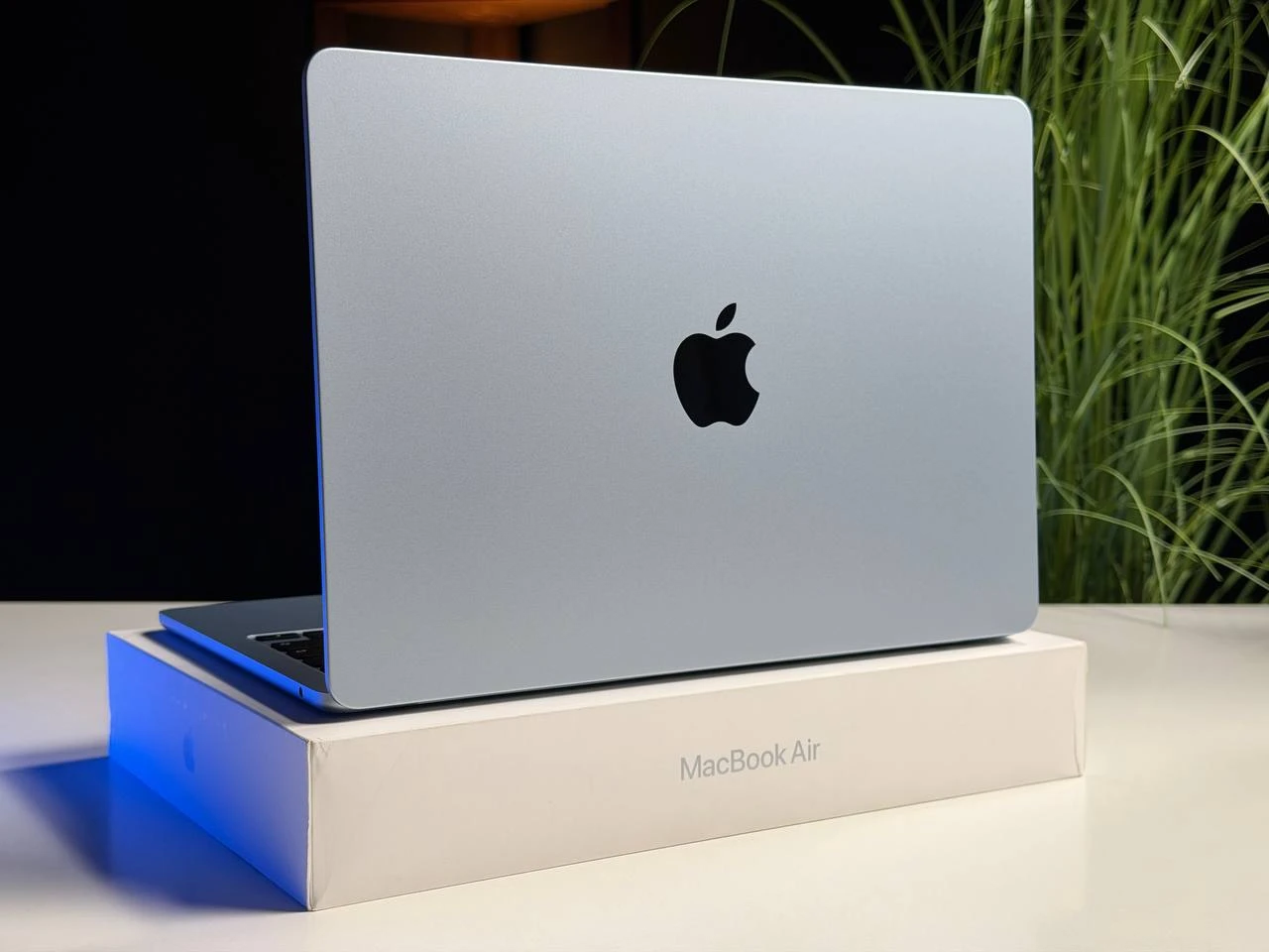 NEW NO BOX MacBook Air 13" M5/10CPU/8GPU/16GB/512GB Sky Blue 2026 (MDHH4) - Состояние: идеальное | Аккумулятор: 100% | Комплектация: полный | Гарантия: 3 мес.