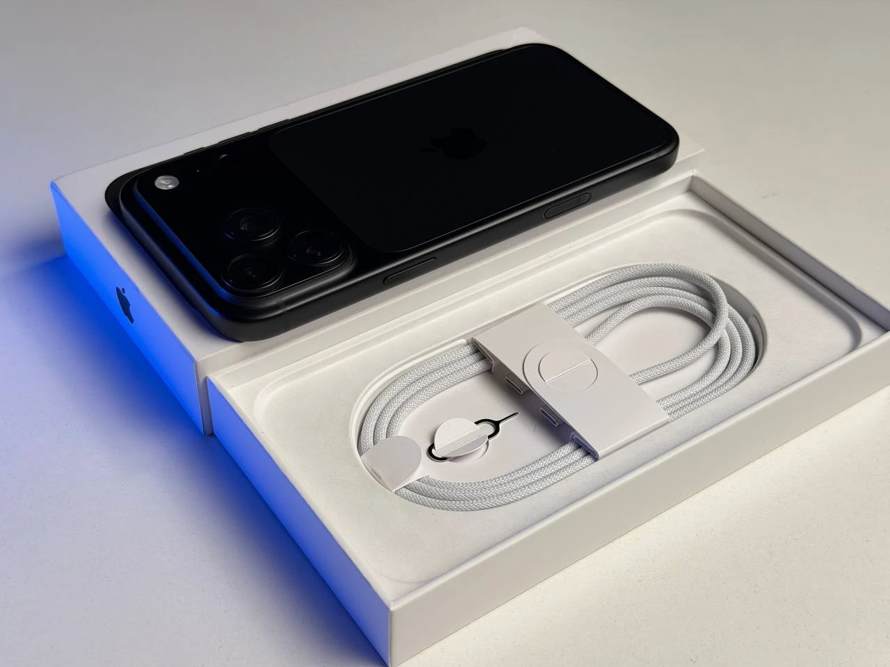 OPEN BOX Apple iPhone 18 Pro Max 256GB Black (MJXN4) - Стан: ідеальний | Акумулятор: 100% | Комплектація: повний | Гарантія: 12 міс.