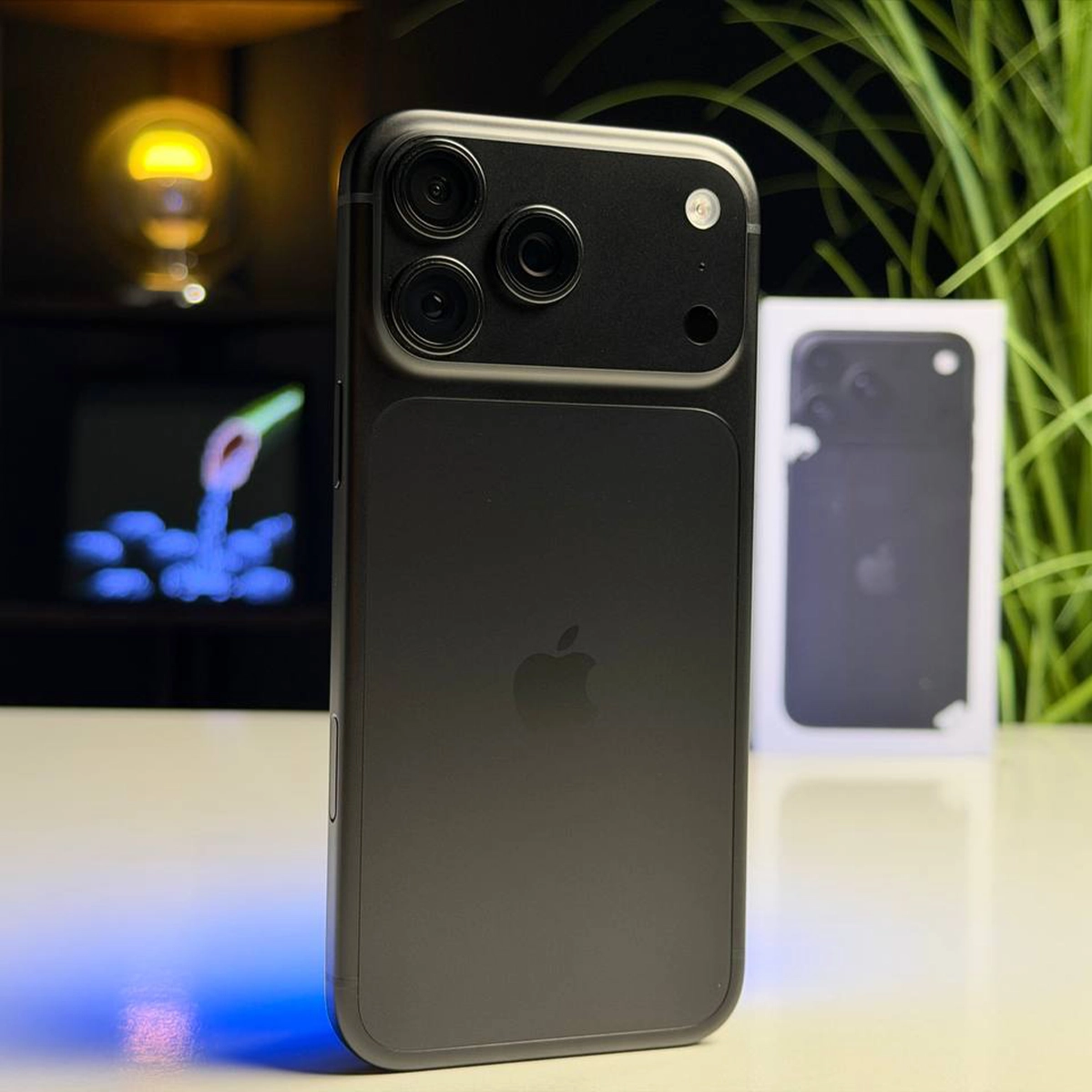 OPEN BOX Apple iPhone 18 Pro Max 256GB Black (MJXN4) - Стан: ідеальний | Акумулятор: 100% | Комплектація: повний | Гарантія: 12 міс.