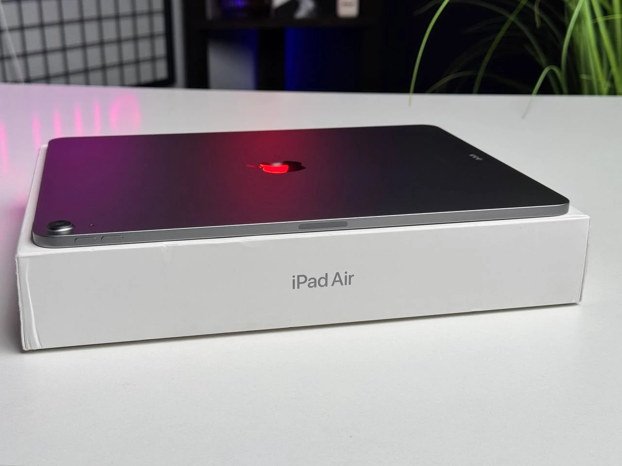 ВІТРИННИЙ Планшет Apple iPad Air 13'' M3 2025 Wi-Fi + Cellular 128GB Space Gray (MCJ14) - Стан: ідеальний | Акумулятор: 100% | Комплектація: повний | Гарантія: 3 міс.