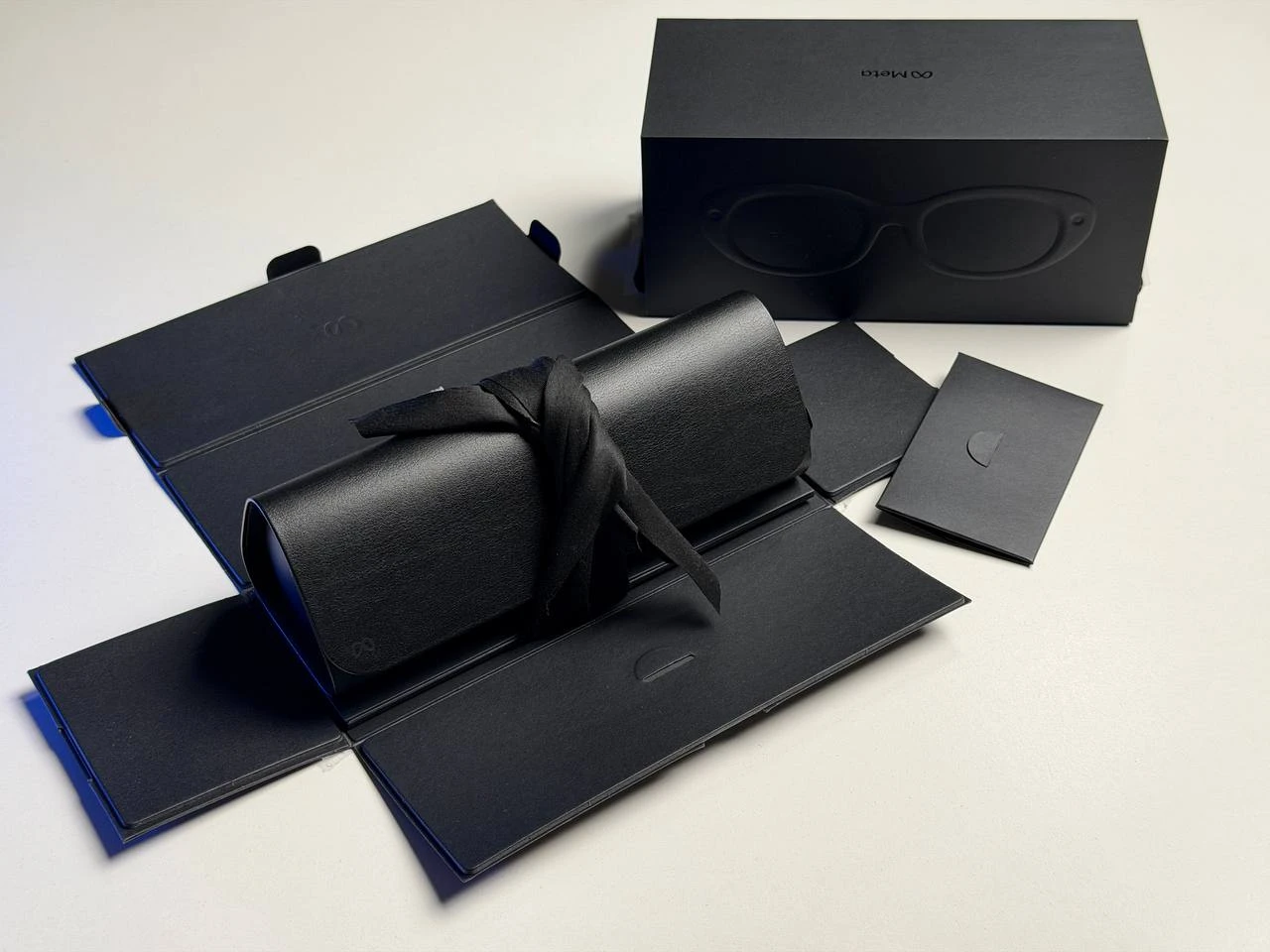 OPEN BOX Смарт-окуляри Meta Starfire Kylie Edition Standard Classic Black Frame / Black Lenses (SK-1001901-01) - Стан: гарний | Акумулятор: 100% | Комплектація: повний | Гарантія: 3 міс.