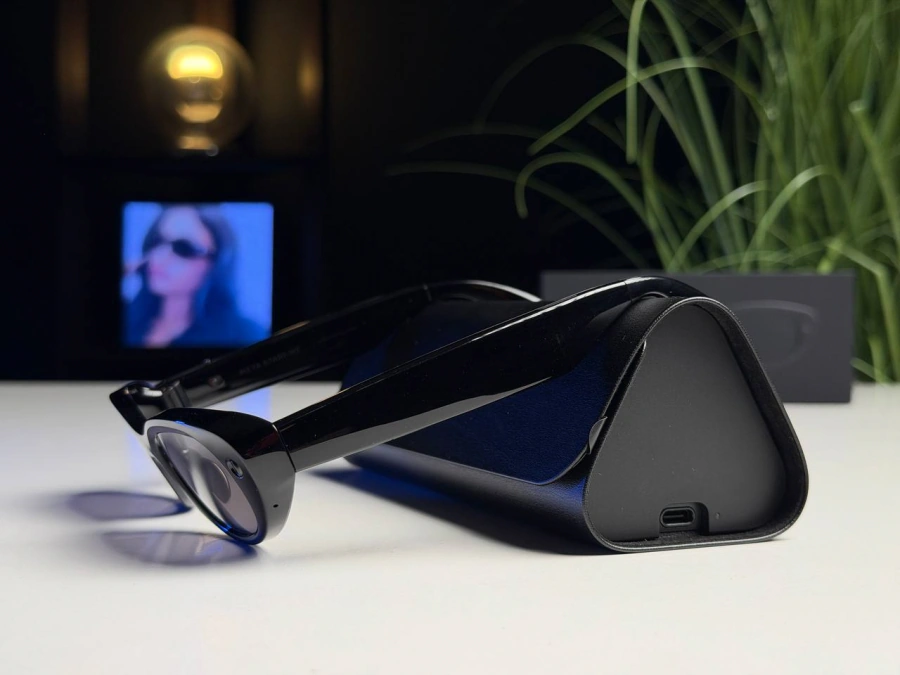 OPEN BOX Смарт-окуляри Meta Starfire Kylie Edition Standard Classic Black Frame / Black Lenses (SK-1001901-01) - Стан: гарний | Акумулятор: 100% | Комплектація: повний | Гарантія: 3 міс.