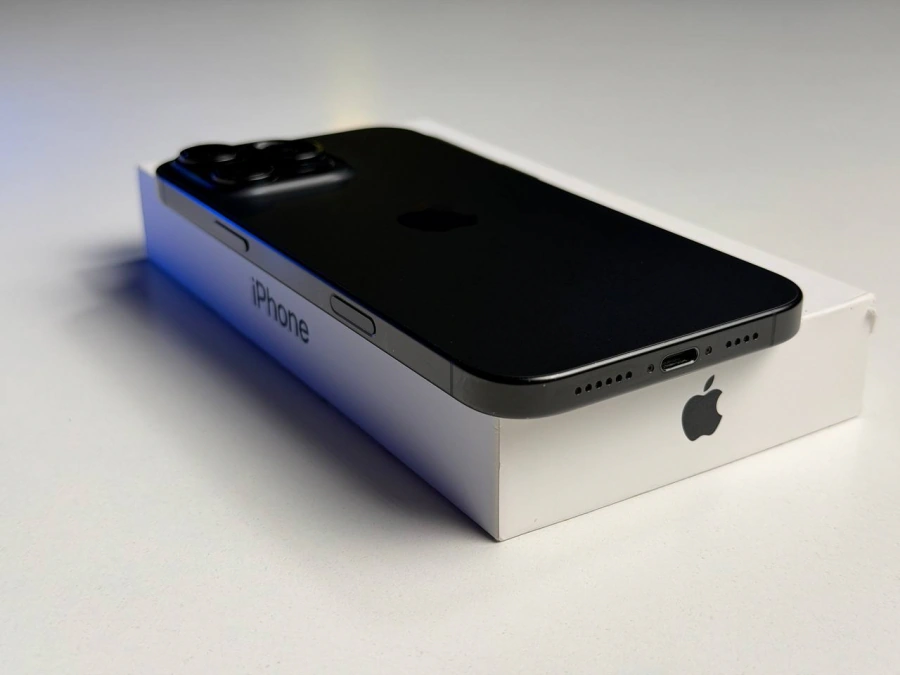 ВЖИВАНИЙ Б/У Apple iPhone 16 Pro Max 256GB Black Titanium (MYWV3) - Состояние: хорошее | Аккумулятор: 89% | Комплектация: полный | Гарантия: 3 мес.